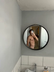 Liked the video a lot idk why but all these mirrors and no one to fuck part 1