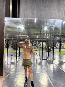 Couple gym and travel photos i ll post way more soon part 2
