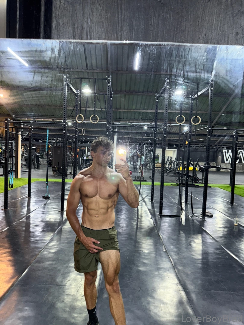 Couple gym and travel photos i ll post way more soon 