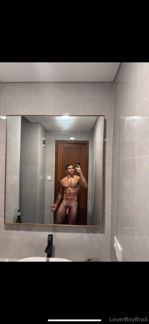 loverboybrad - Now this mirror has nice lighting now was i oiled or just showered 