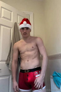 Snowman or santa next 80 people get a free sub to see more christmas part 1