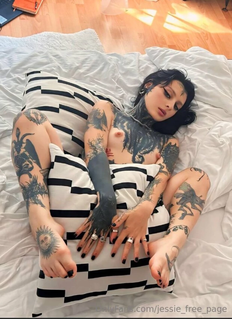 This crazy bitch loves anal yo-landi_black her juicy ass loves jumping part 365 