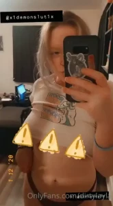 I want to get some new lingerie to take cute pics in and show you guys