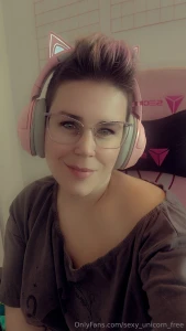 What are we playing i win you send me an iced coffee you win i strip