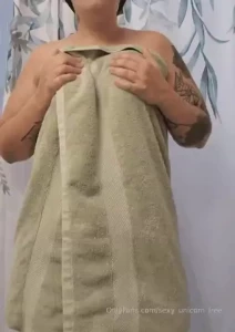 Tu viens avec moi dans la douche