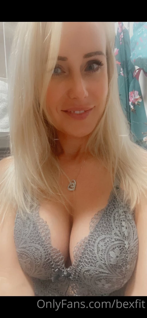 Fresh out of bed messy hair and morning cleavage 