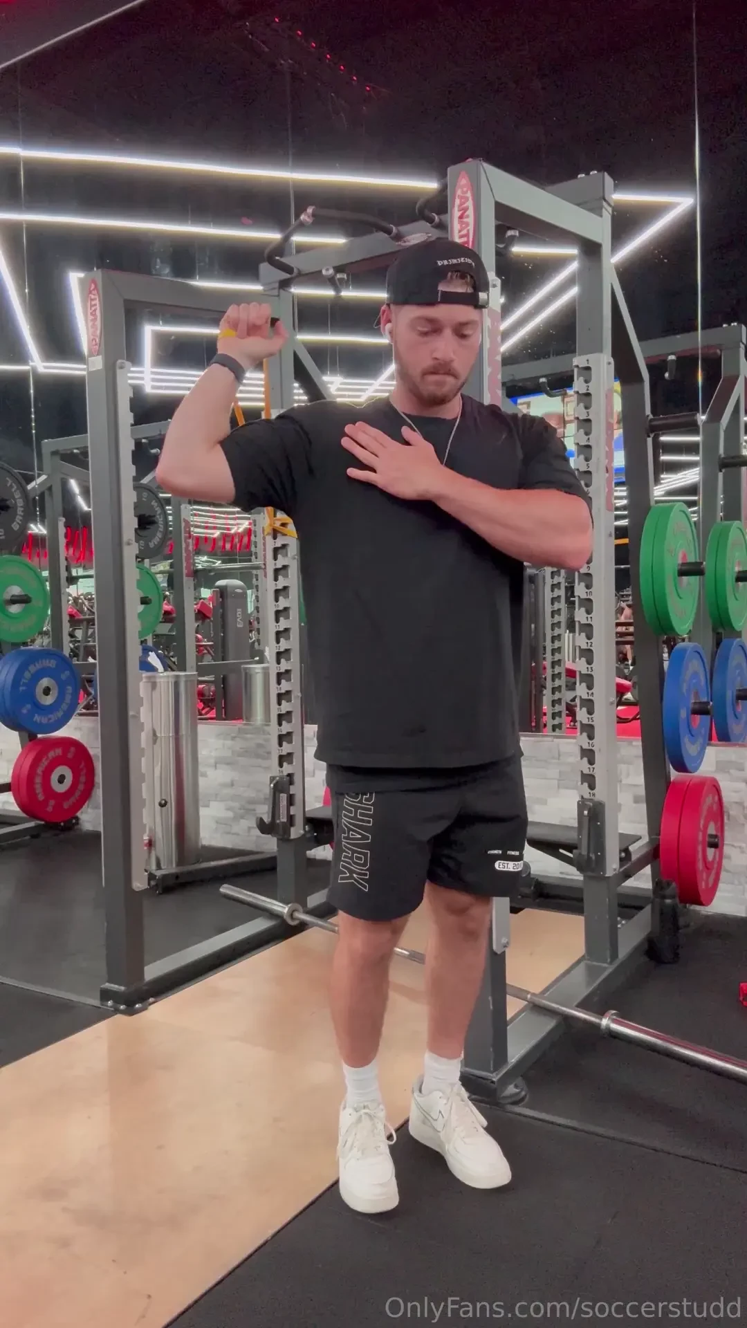 Deeeeecompression reduces pressure in your spine and joints often 