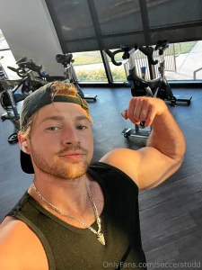 Goooood eveninggg thank you all for the birthday wishes love y all so