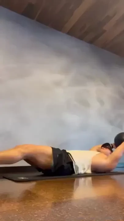 Weighted exercise ball for abs here s a perfect contraction for 