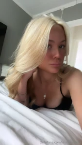 What was the first thing you noticed about this picture comment