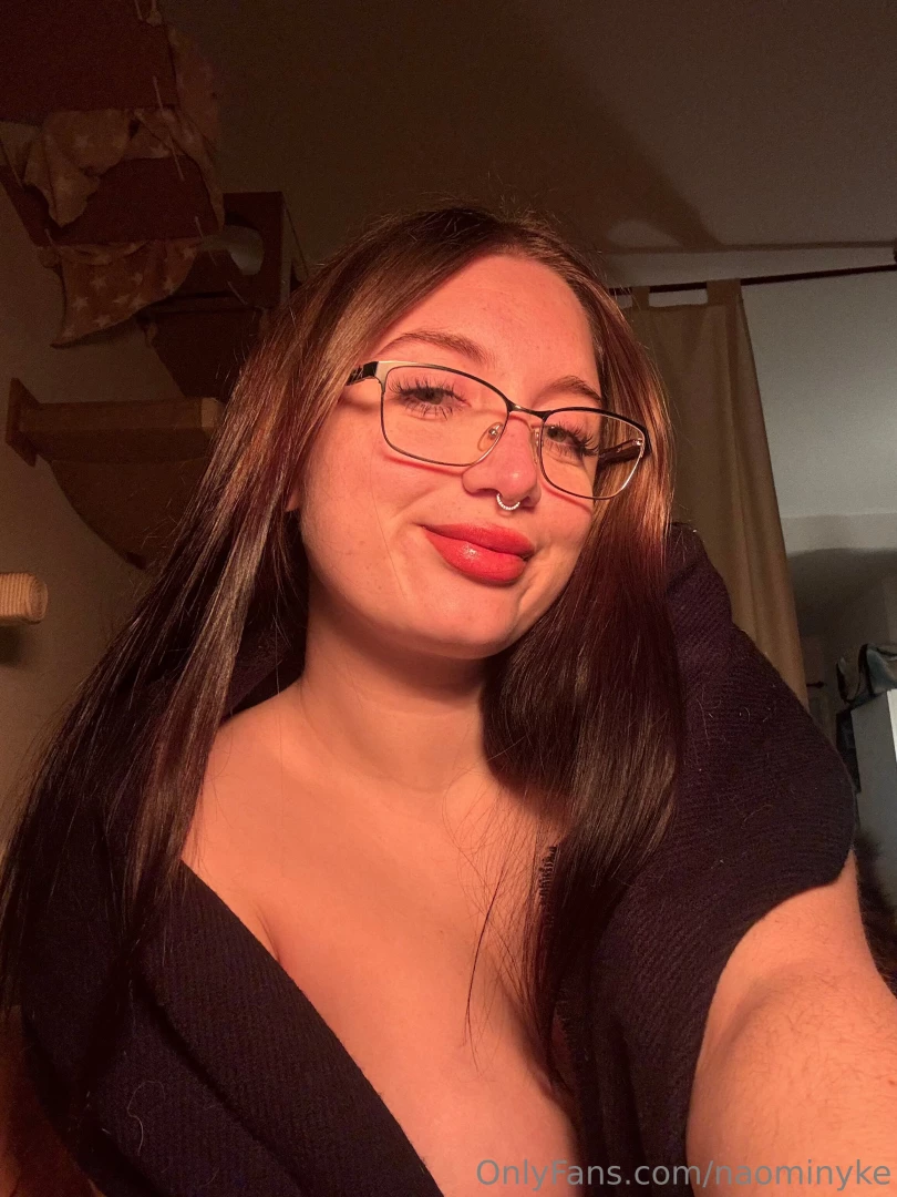 Do you prefer when i get glasses let me know in my messages 