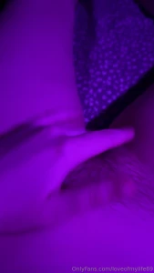 Just a lonely girl who needs a masturbation buddy