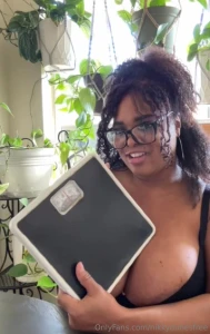 Titty thursday - let s weigh these big fat tits i put my big boobs on