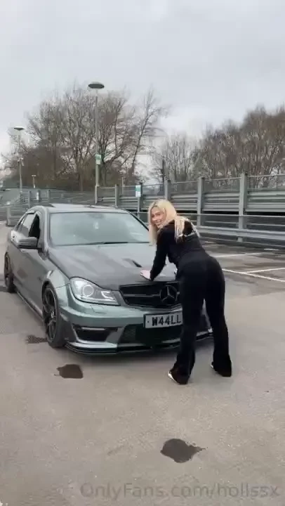 Cheeky twerk 