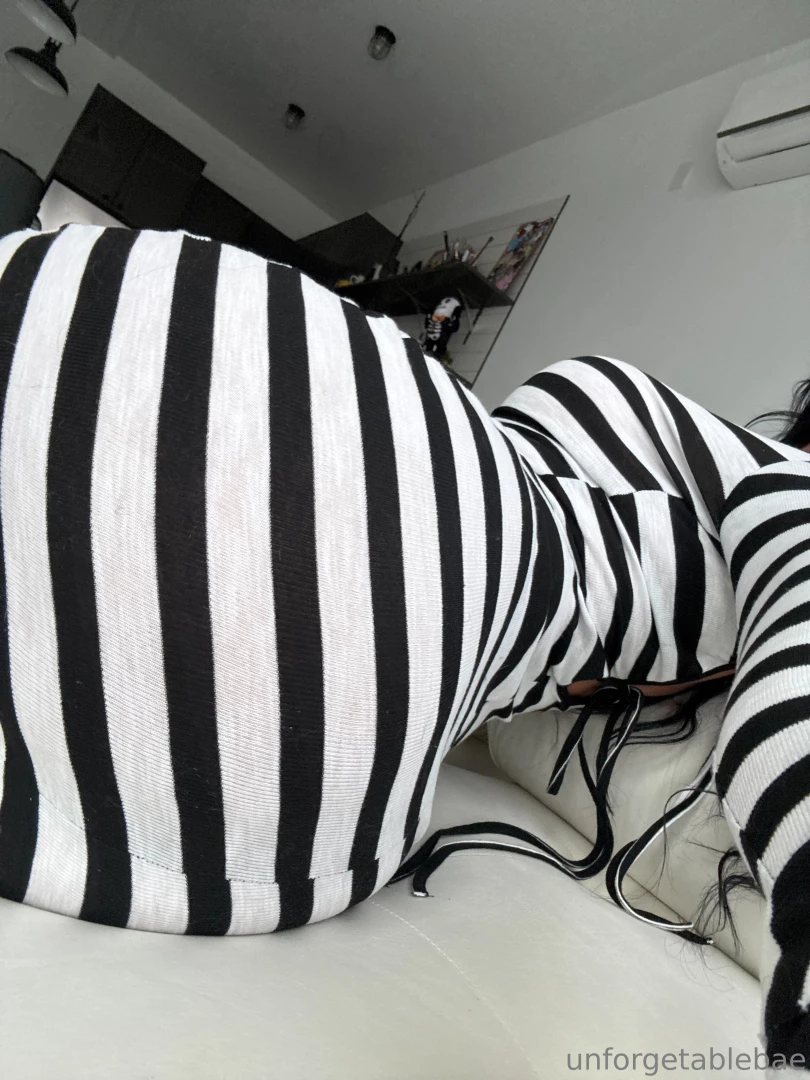 U think u can get this dress off w just ur teeth 