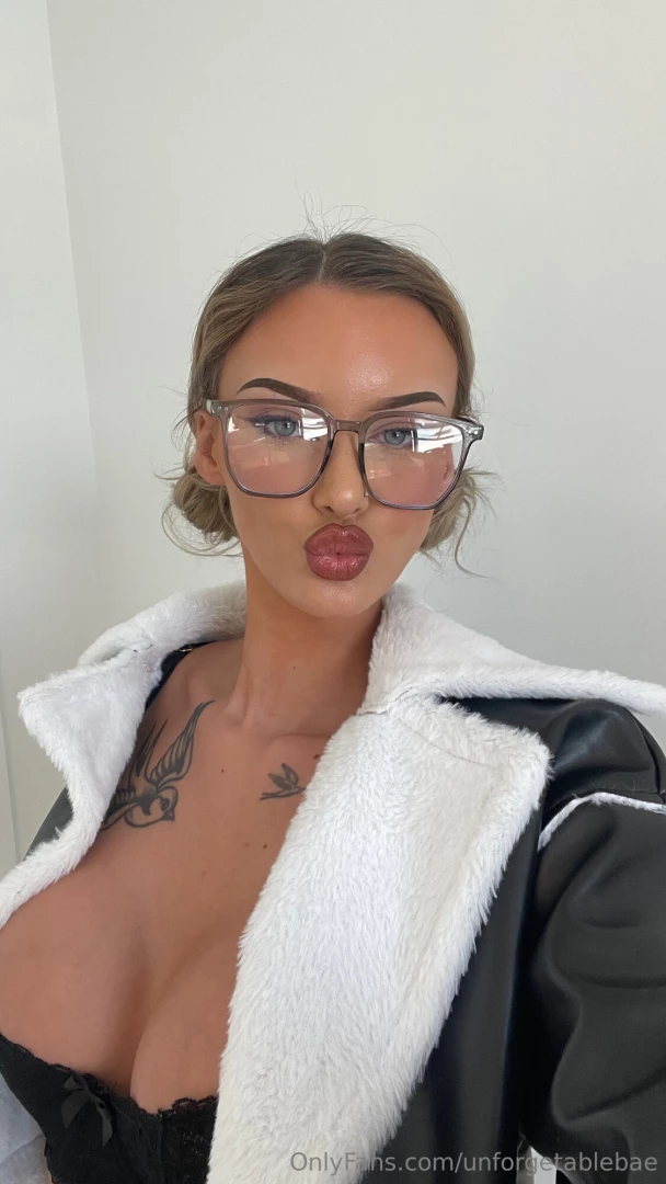 Morning gimme a biggggg kiss 