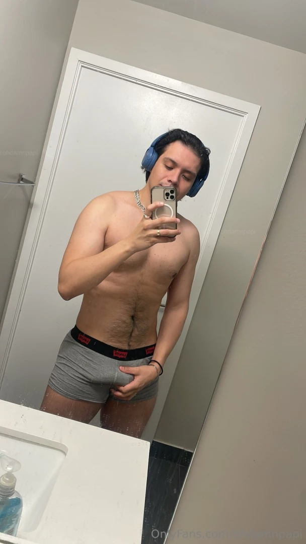 I started getting hard me empec a poner duro 