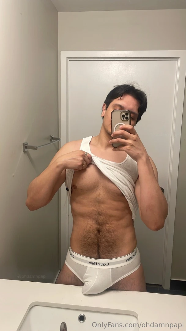 Amanec con la verga muy pesada part 1 