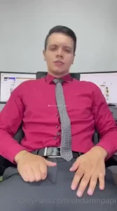 Fue uno de esos d as d nde me toc quedarme trabajando hasta tarde