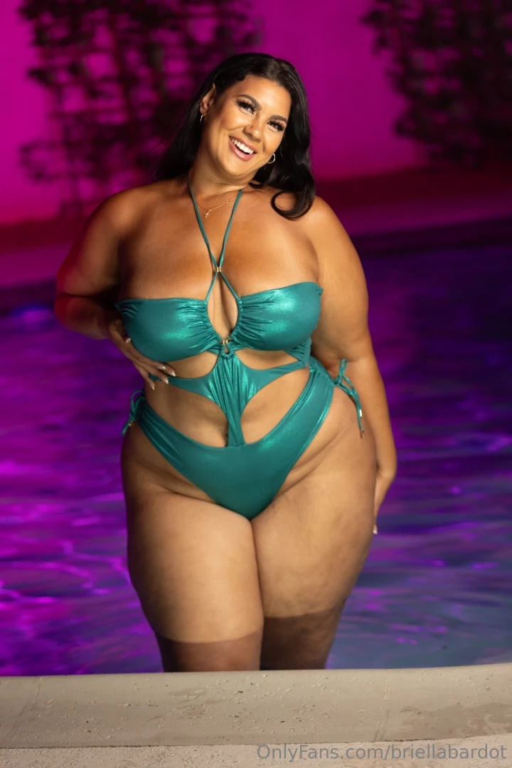 Does this photo make you hard show me how much spoil me with a 10 tip 