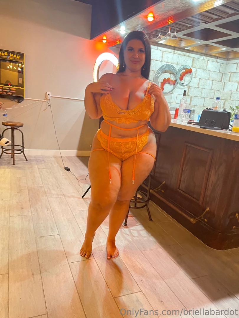 If i sent you a tit pic at work would you throb for me spoil me with 5 