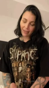 Get you a girl who loves slipknot