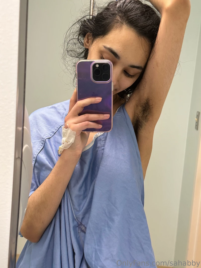 A lil update been in the the hospital ignore how messy my hair is 