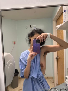 A lil update been in the the hospital ignore how messy my hair is part 1