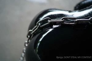 Latex h st omg sjekk denne deilige milfen da de sier jo eldre man blir part 3