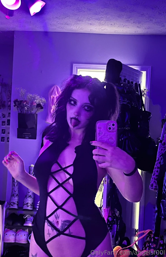 More of clown kaitlyn on other of 