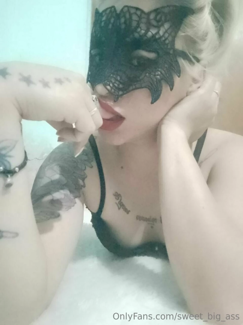 Can you imagine what i can do with my mouth do you want to discover it 