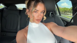 Who would ve thought this look has a naughty side