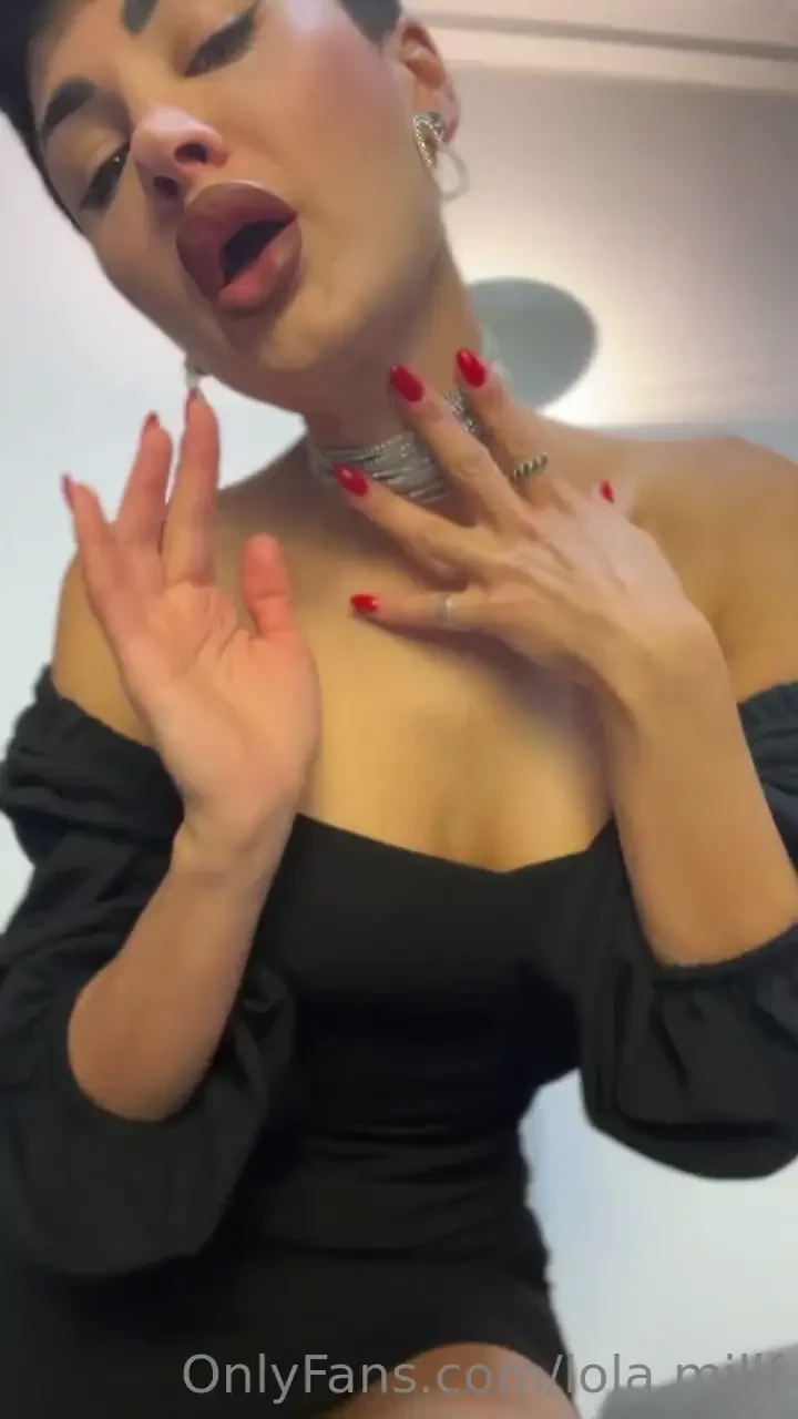 A gentleman holds my hand nbsp a man pulls my hair nbsp you can do 