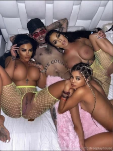 Pussy feast with these bitches champagne confetti all over my sheets