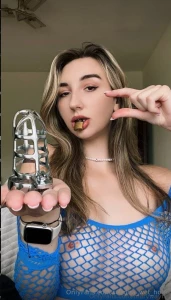 Fiery brunette marywayne loves to stretch her tight pussy with her part 11