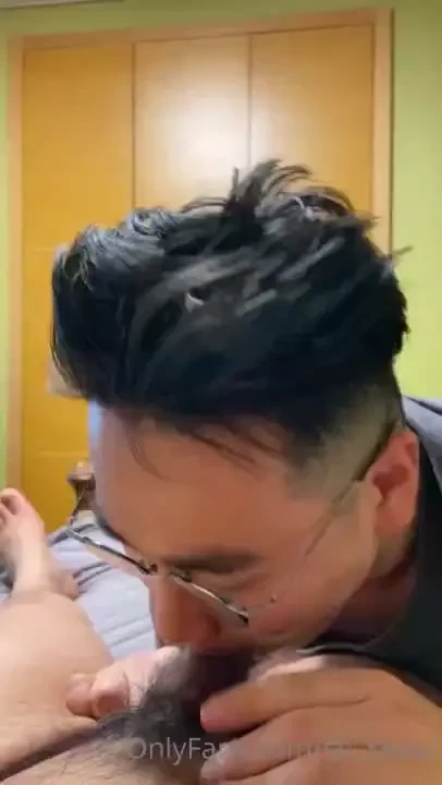 Cute little guy blowjob 
