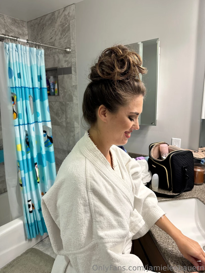 Getting ready for a photoshoot part 2 