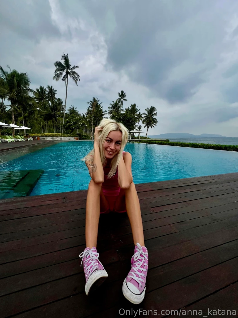 Vacationing near a pool is an ideal opportunity to relax enjoy the sun 