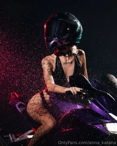 A photo shoot in the rain is an unusual and exciting way to capture