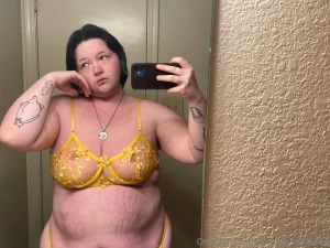 Those are all the pictures of fae in their yellow set as of right now part 2