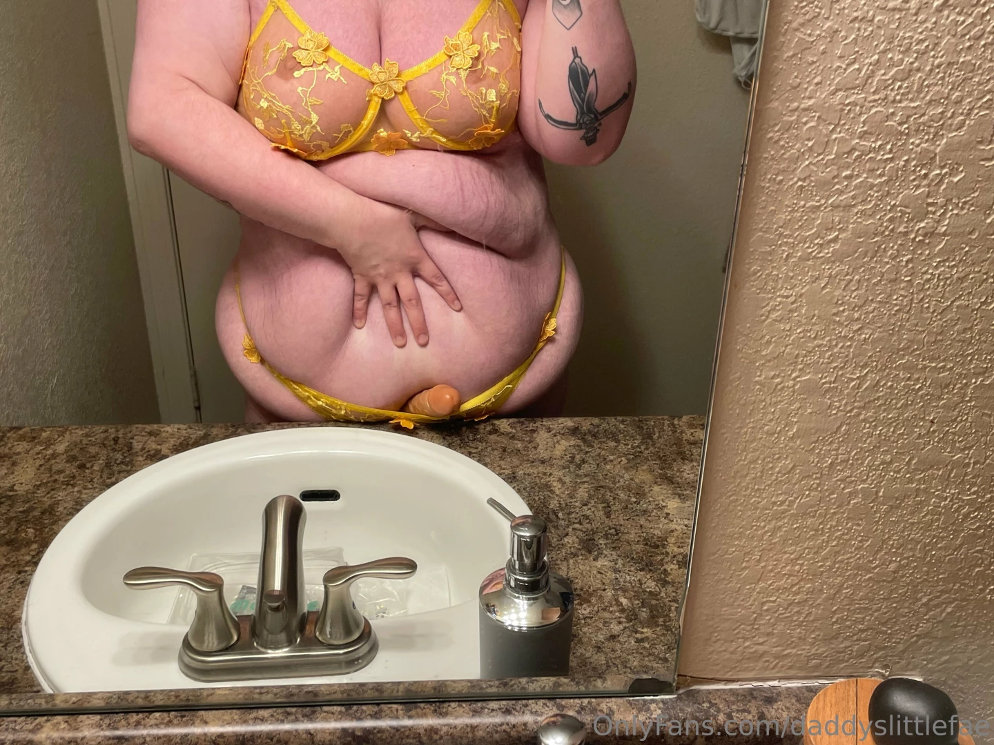 Those are all the pictures of fae in their yellow set as of right now 