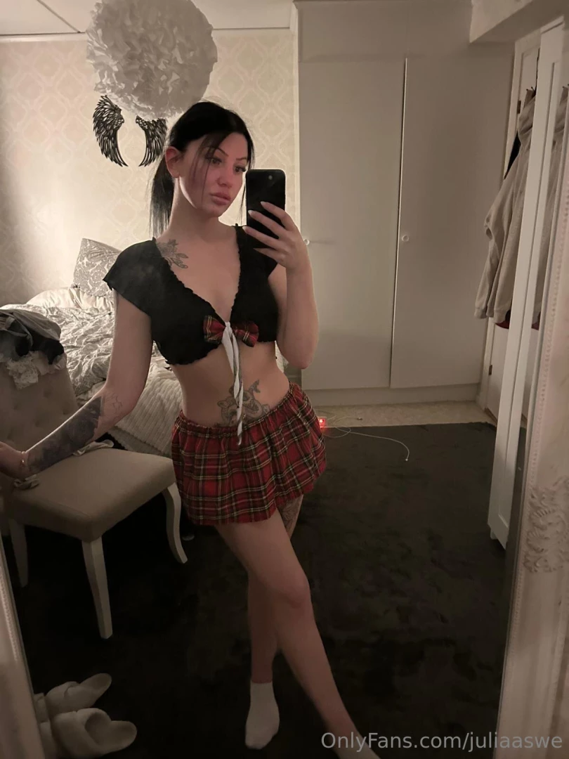 Hon r ntligen tillbaka aktiv med nya bilder varje dag i sin vip missa part 1 