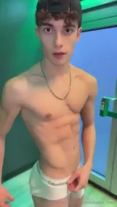 Check out my exclusive page romeo_twink full naked and uncensored part 7