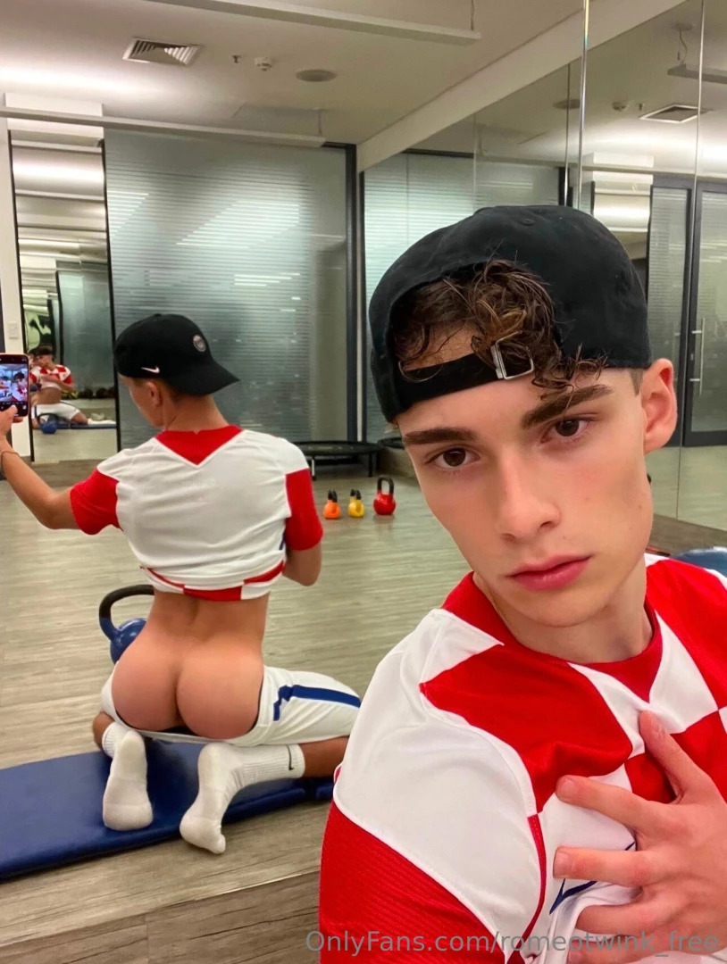 Check out my exclusive page romeo_twink full naked and uncensored part 13 