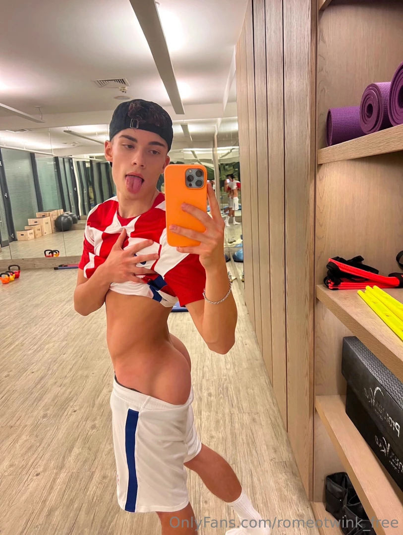 Check out my exclusive page romeo_twink full naked and uncensored part 14 