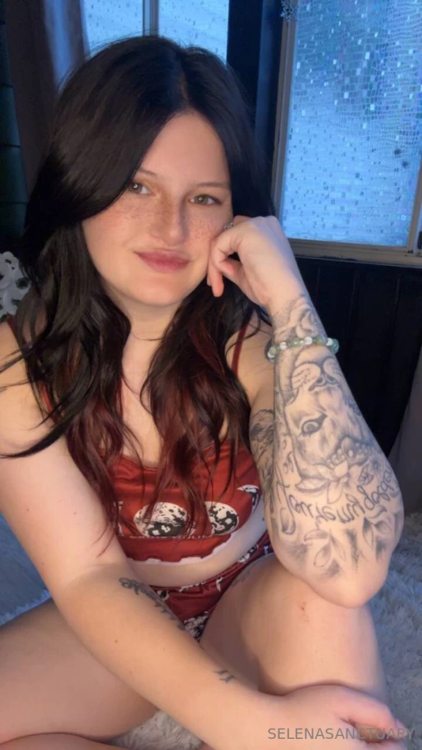 Serving charm with a side of mystery 