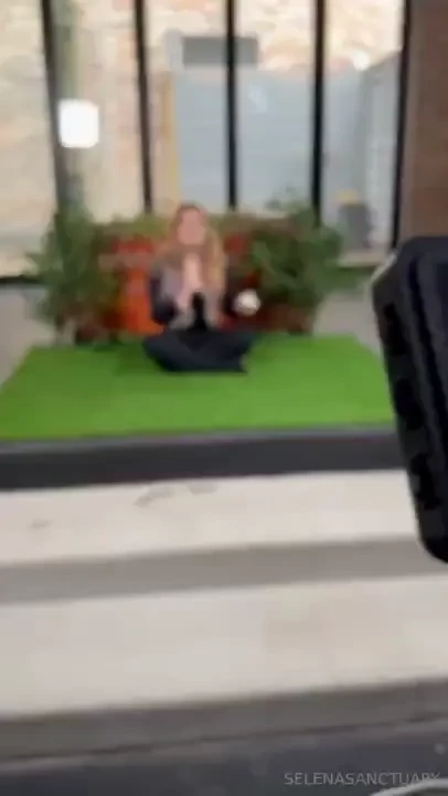 Bts of what my new oftv has poppin no spoilers so the video is muted 