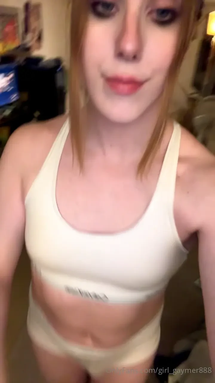 I wanna train you to suck my cock so good come say hi in dms if that 