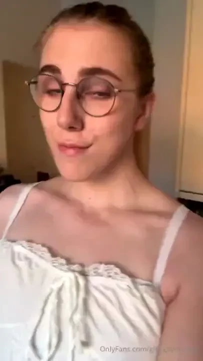 I know you wanna make me cum sweetie do you think you can 