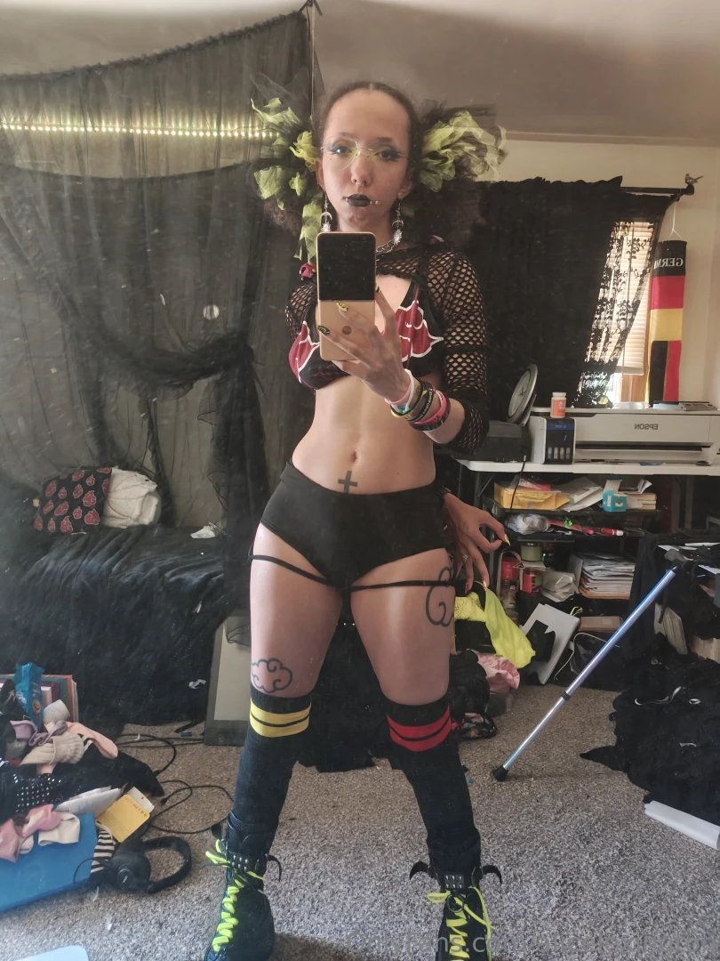 My room is getting messier and messier 